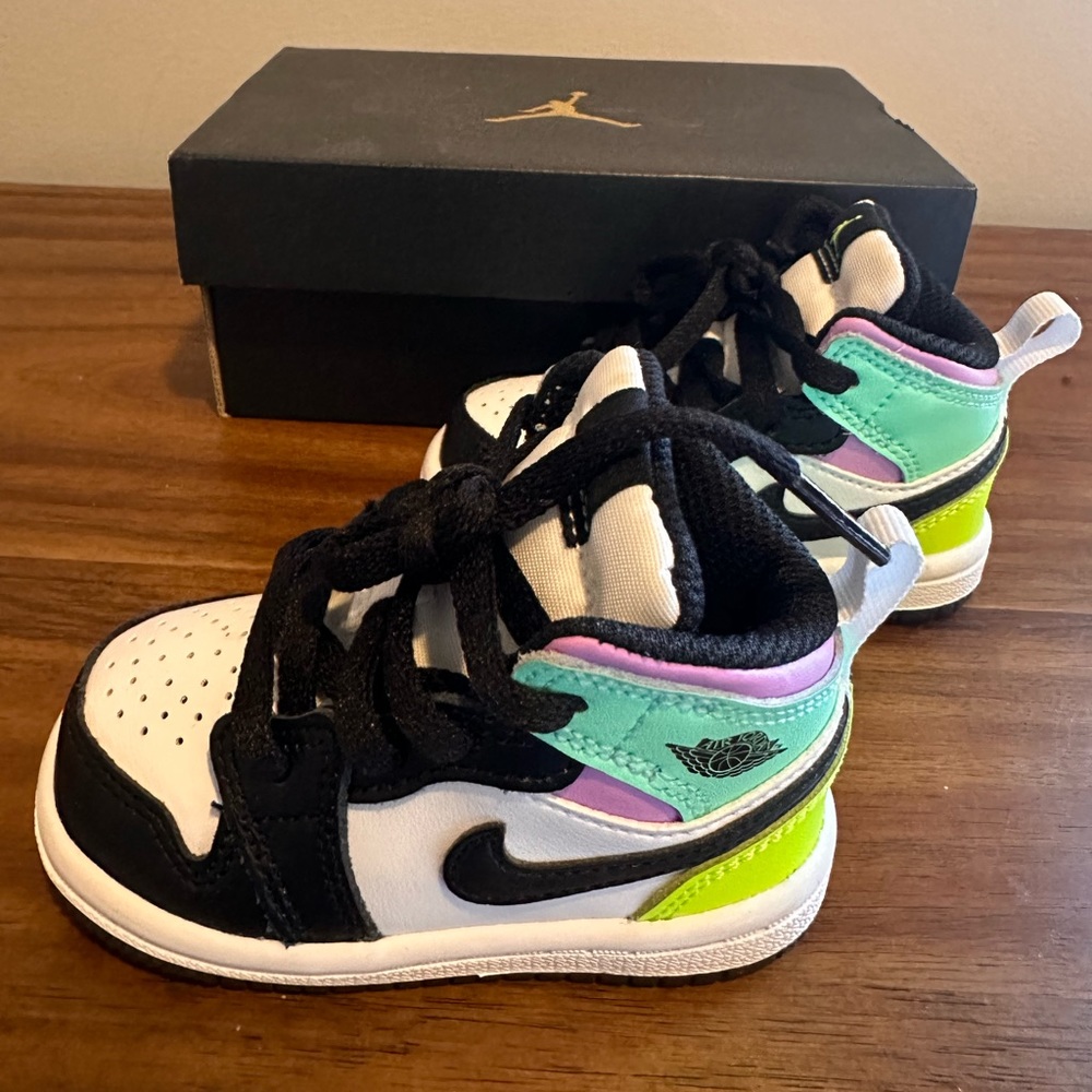 Jordan 1 MID, 4C